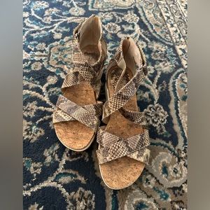 Adrienne vittadini sandals